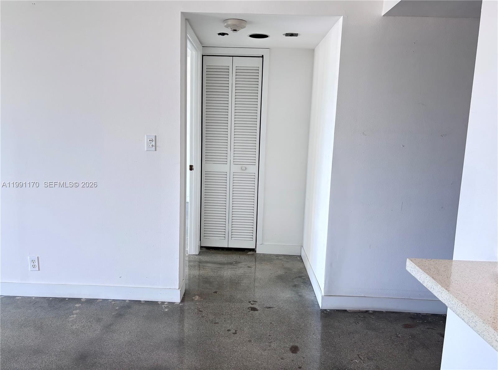 400 S Pointe Dr #408, Miami Beach FL 33139