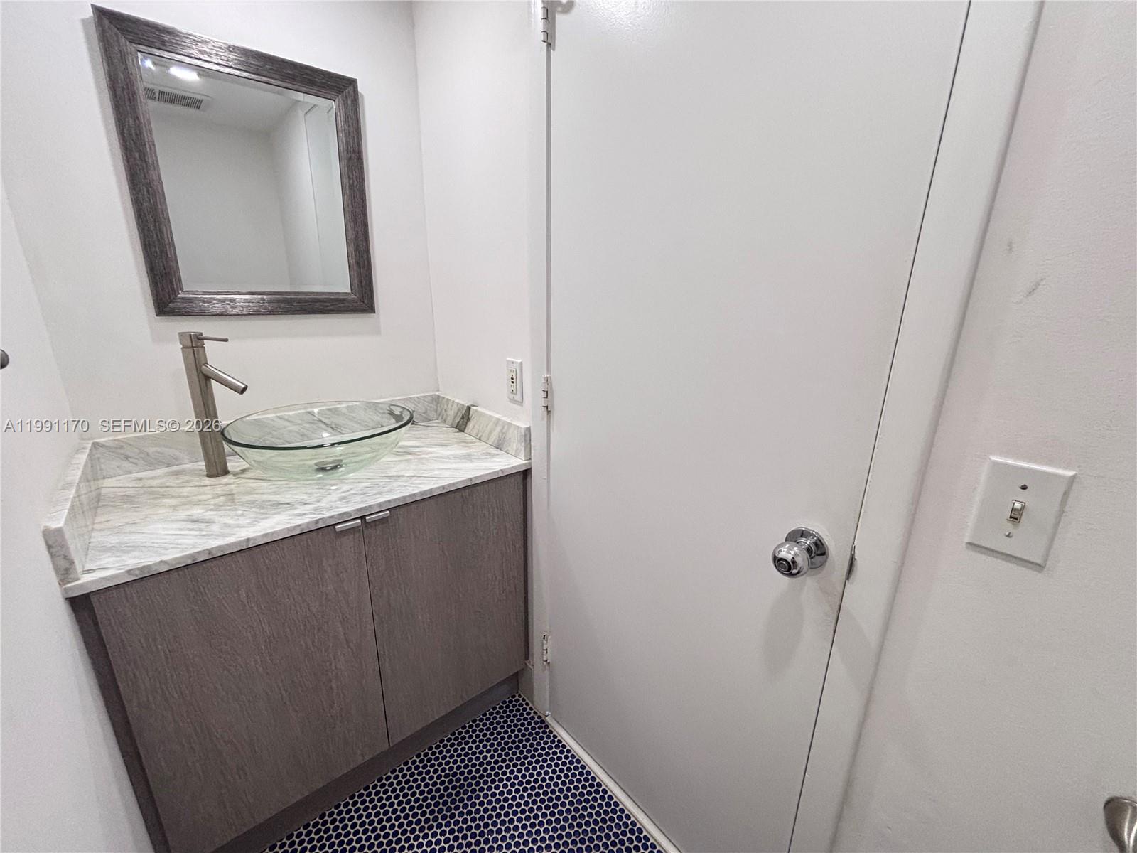 400 S Pointe Dr #408, Miami Beach FL 33139