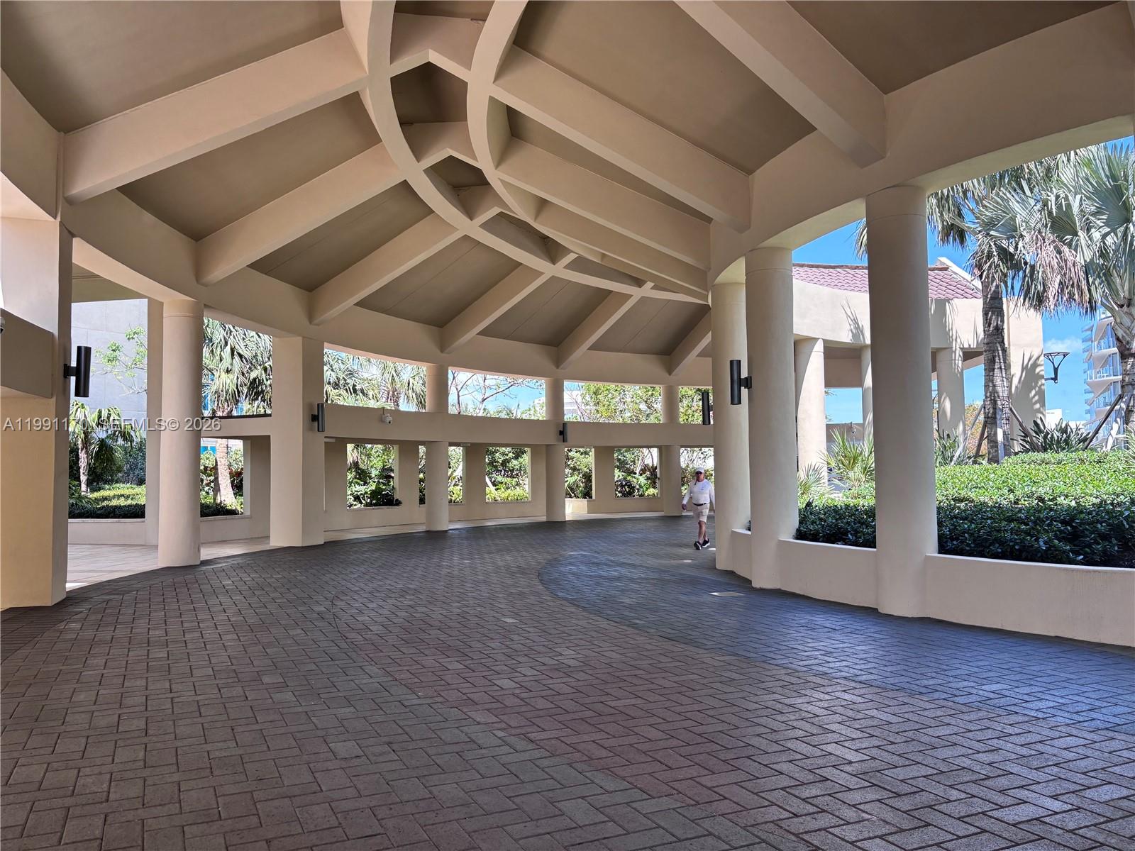 400 S Pointe Dr #408, Miami Beach FL 33139