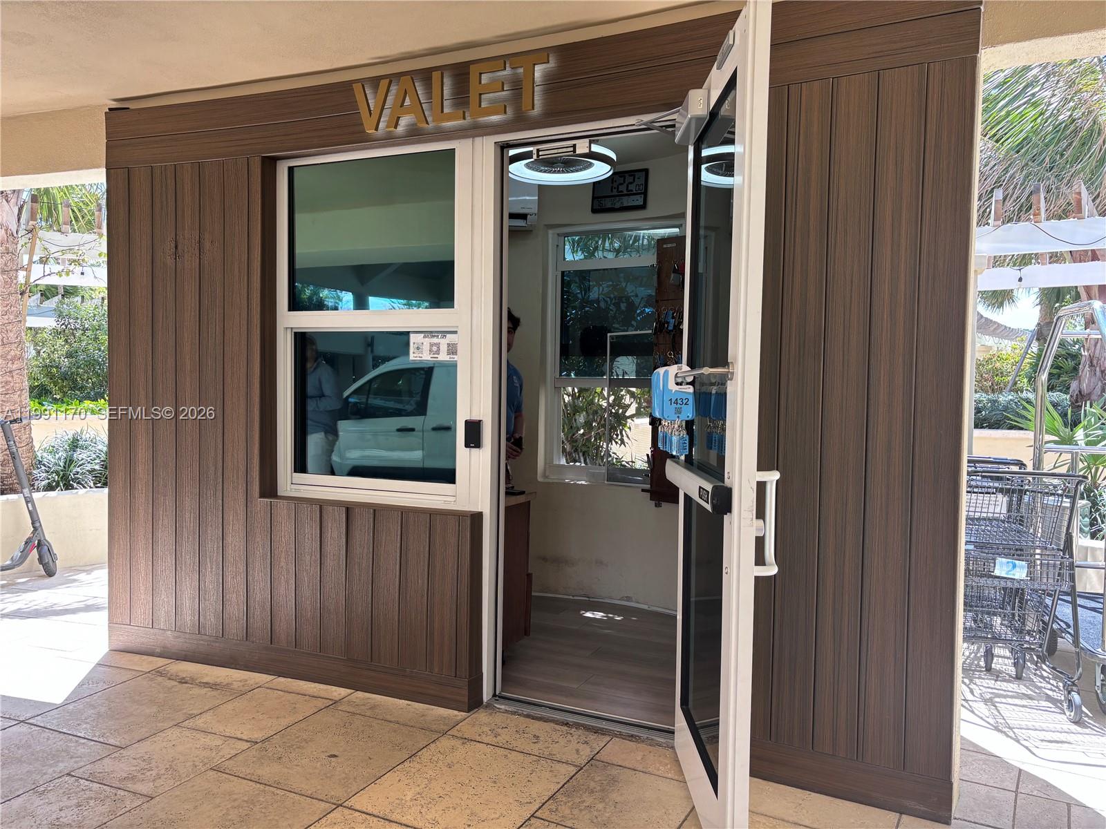 400 S Pointe Dr #408, Miami Beach FL 33139