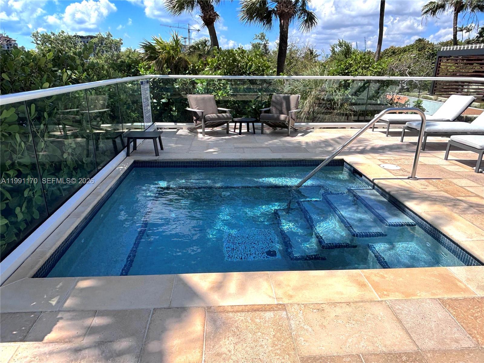 400 S Pointe Dr #408, Miami Beach FL 33139