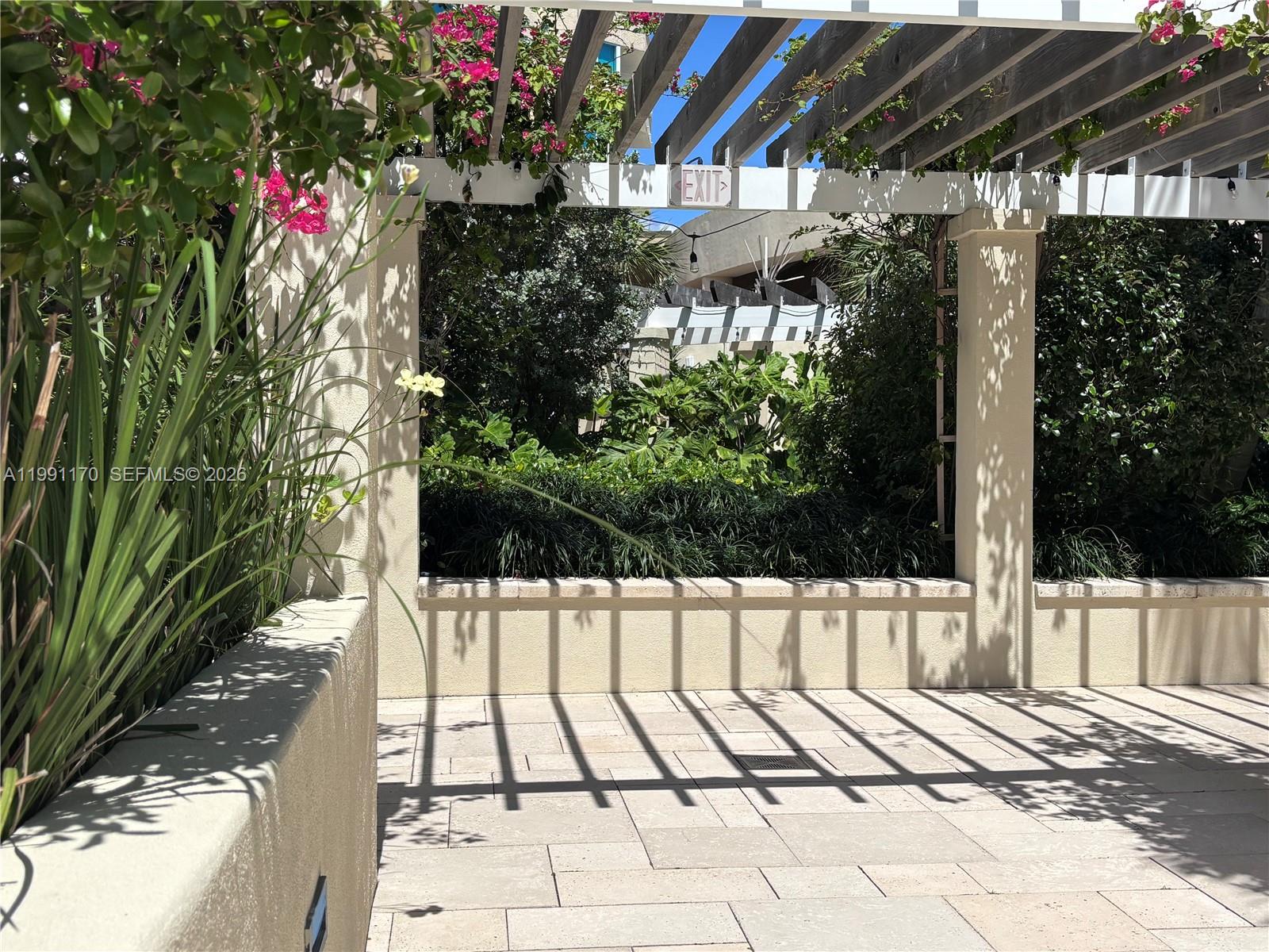 400 S Pointe Dr #408, Miami Beach FL 33139