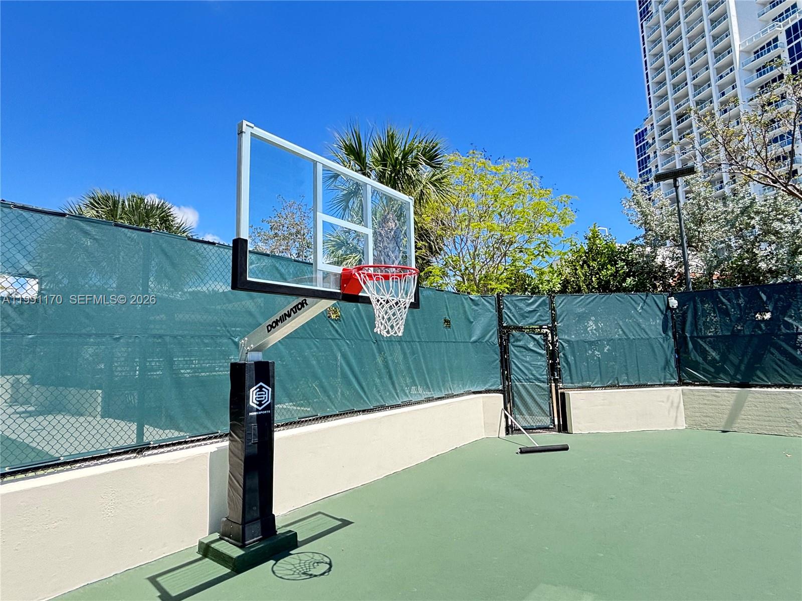 400 S Pointe Dr #408, Miami Beach FL 33139