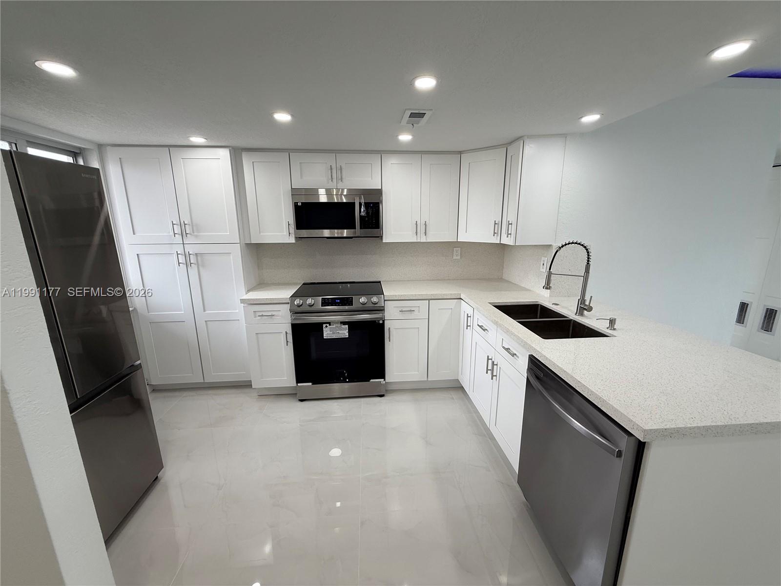9915 W Okeechobee Rd #2-201, Hialeah Gardens FL 33016