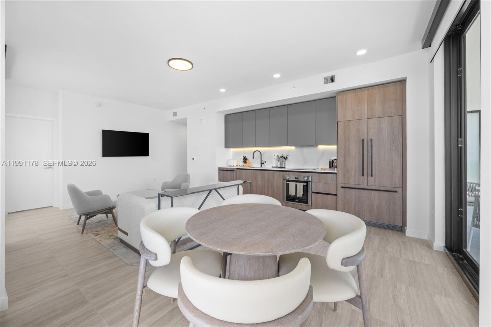 580 72nd St #1402, Miami Beach FL 33141