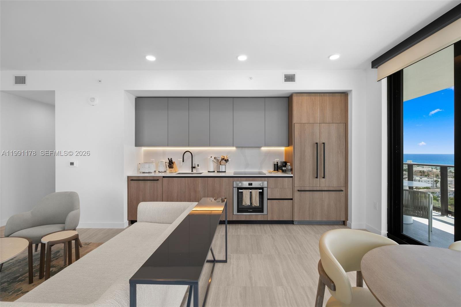 580 72nd St #1402, Miami Beach FL 33141