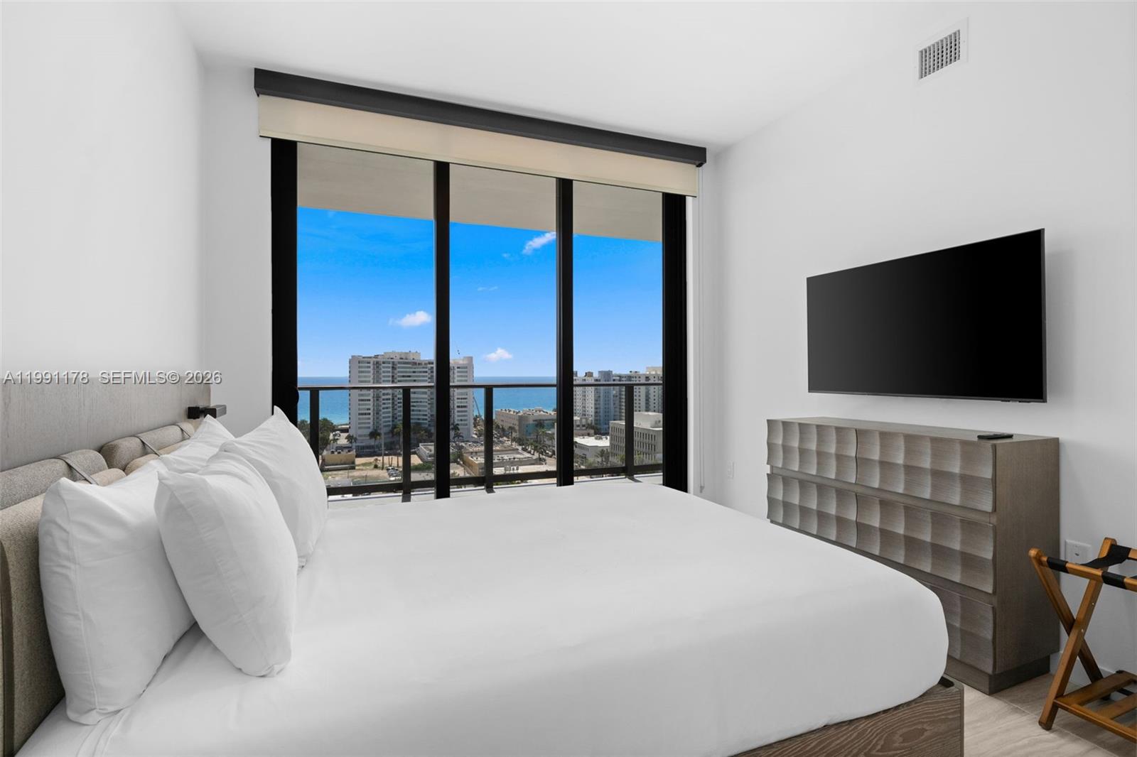 580 72nd St #1402, Miami Beach FL 33141