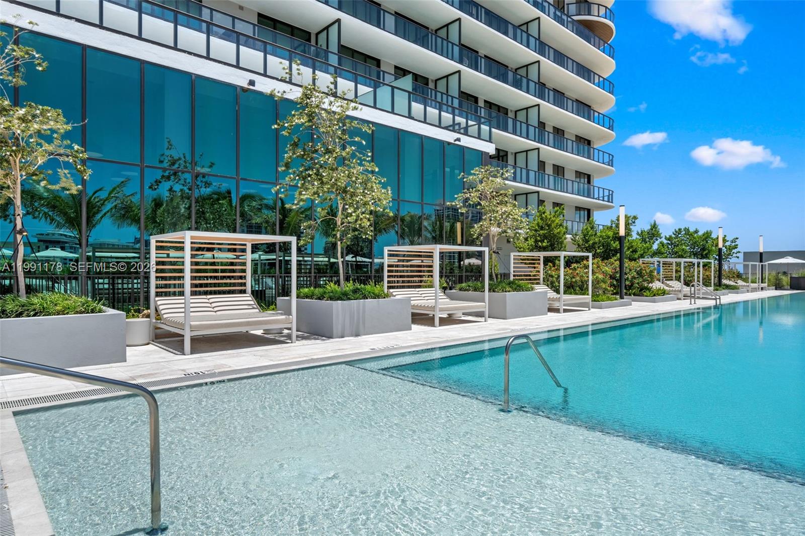 580 72nd St #1402, Miami Beach FL 33141