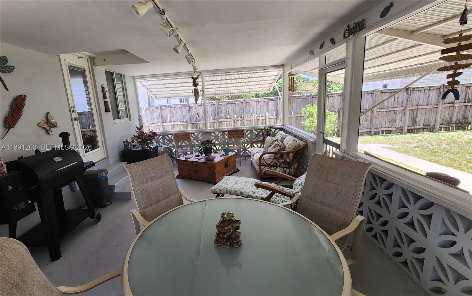 831 Plover Ave, Miami Springs FL 33166