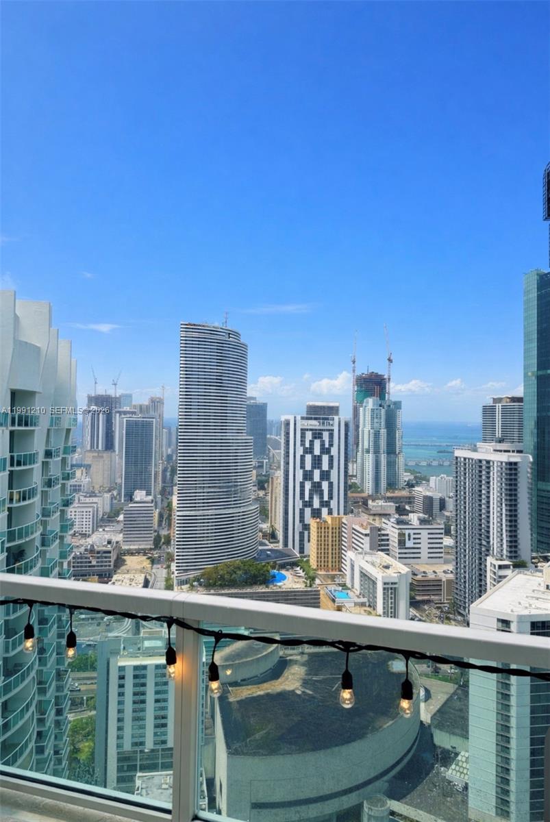 41 SE 5th St #2305, Miami FL 33131
