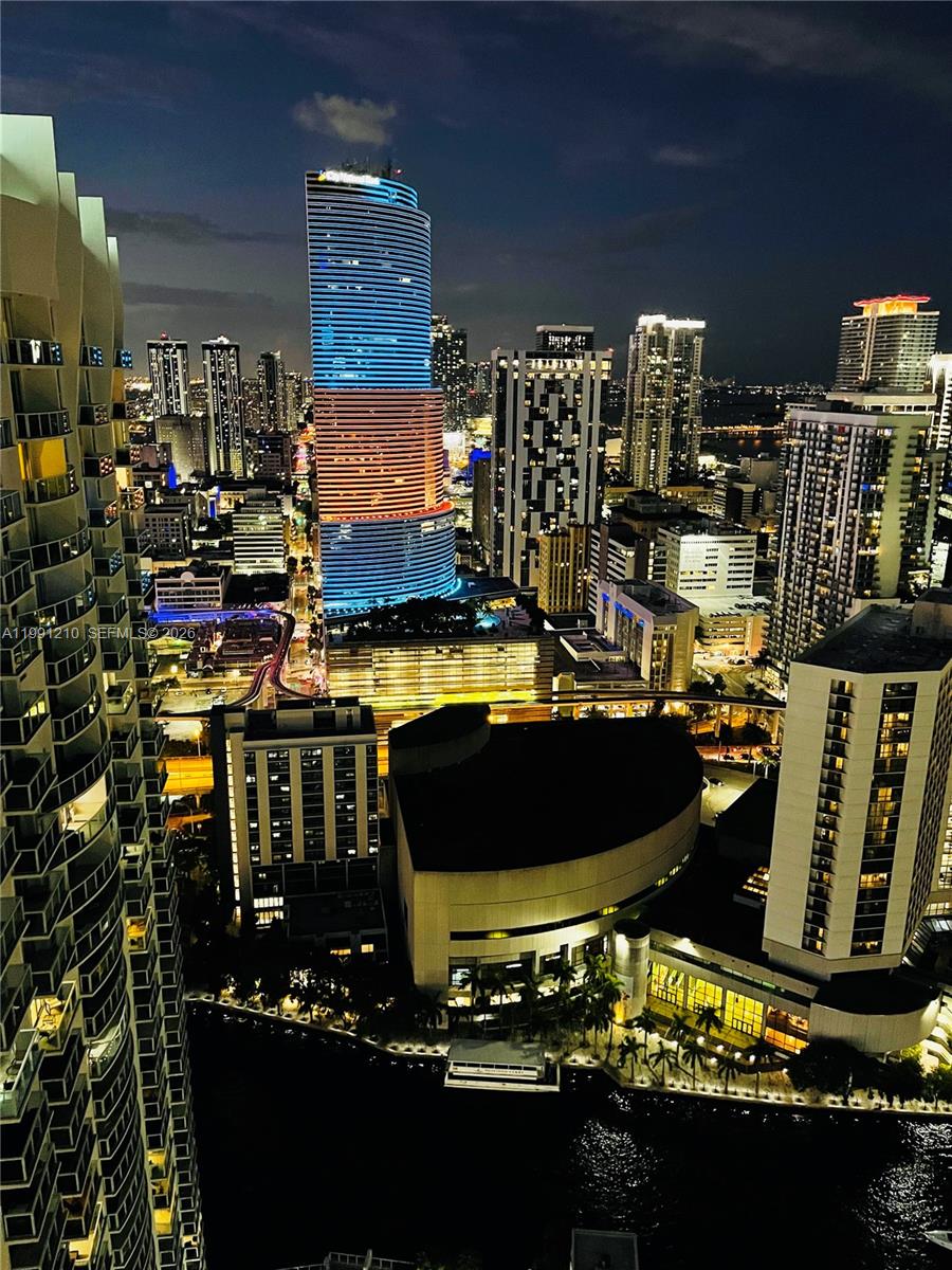 41 SE 5th St #2305, Miami FL 33131