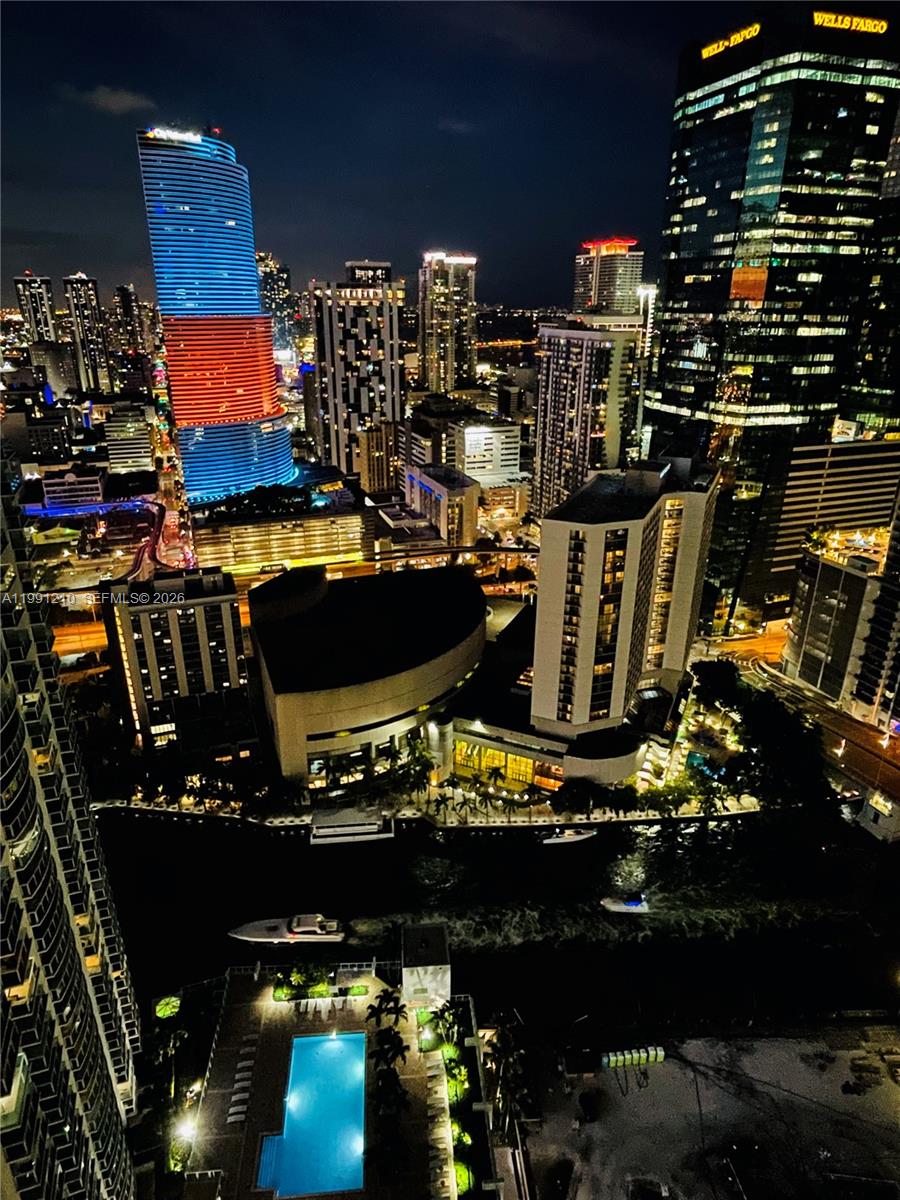 41 SE 5th St #2305, Miami FL 33131