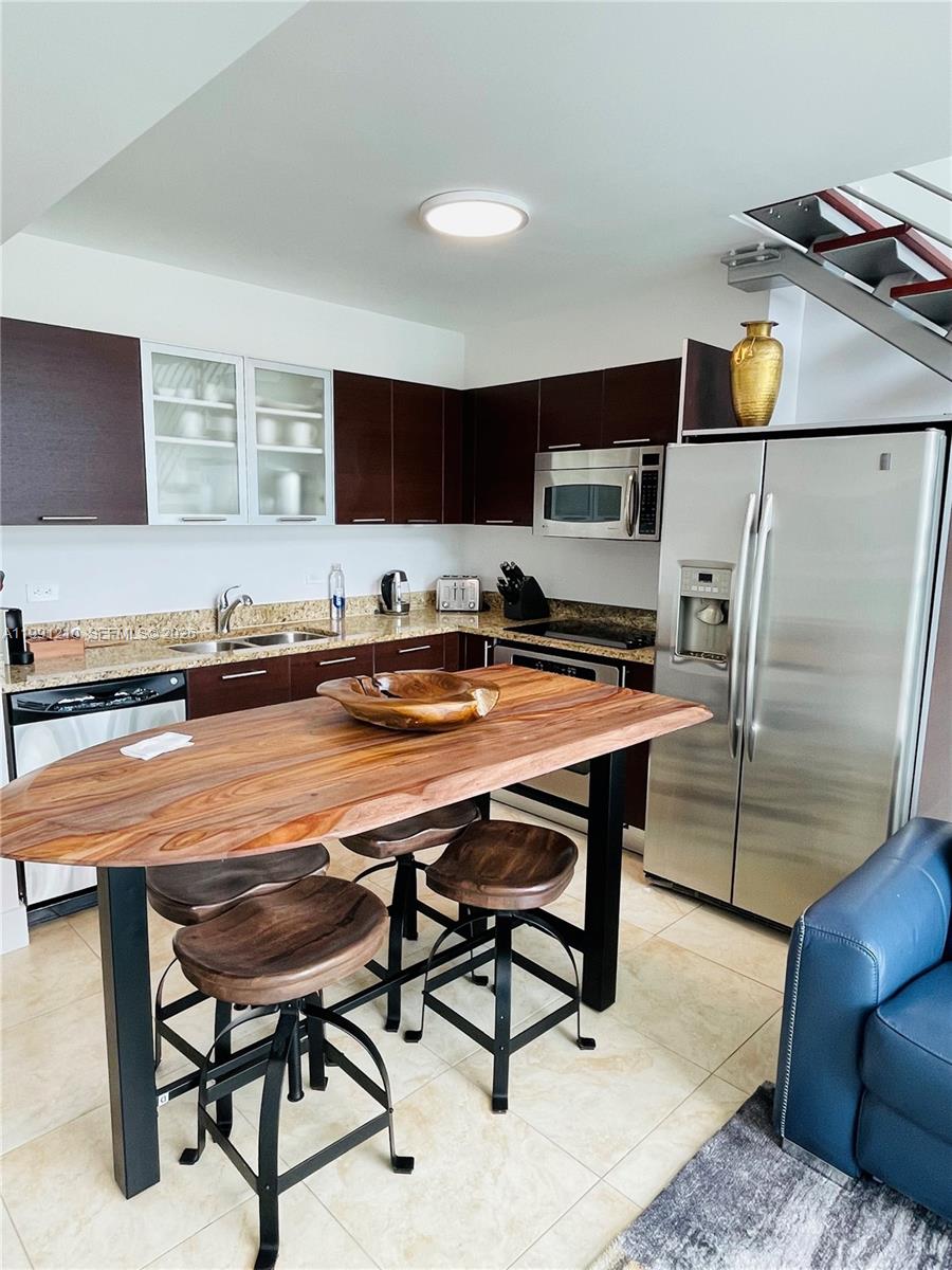 41 SE 5th St #2305, Miami FL 33131