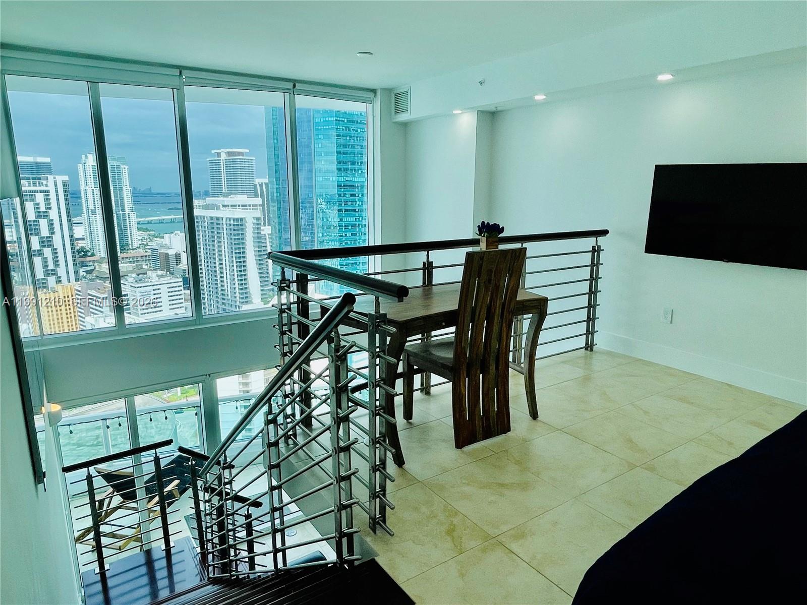 41 SE 5th St #2305, Miami FL 33131