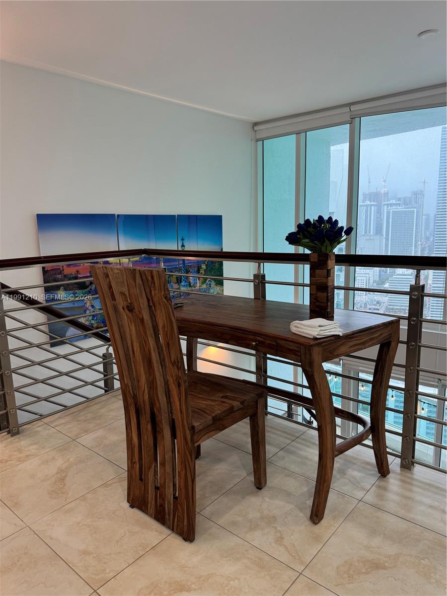 41 SE 5th St #2305, Miami FL 33131