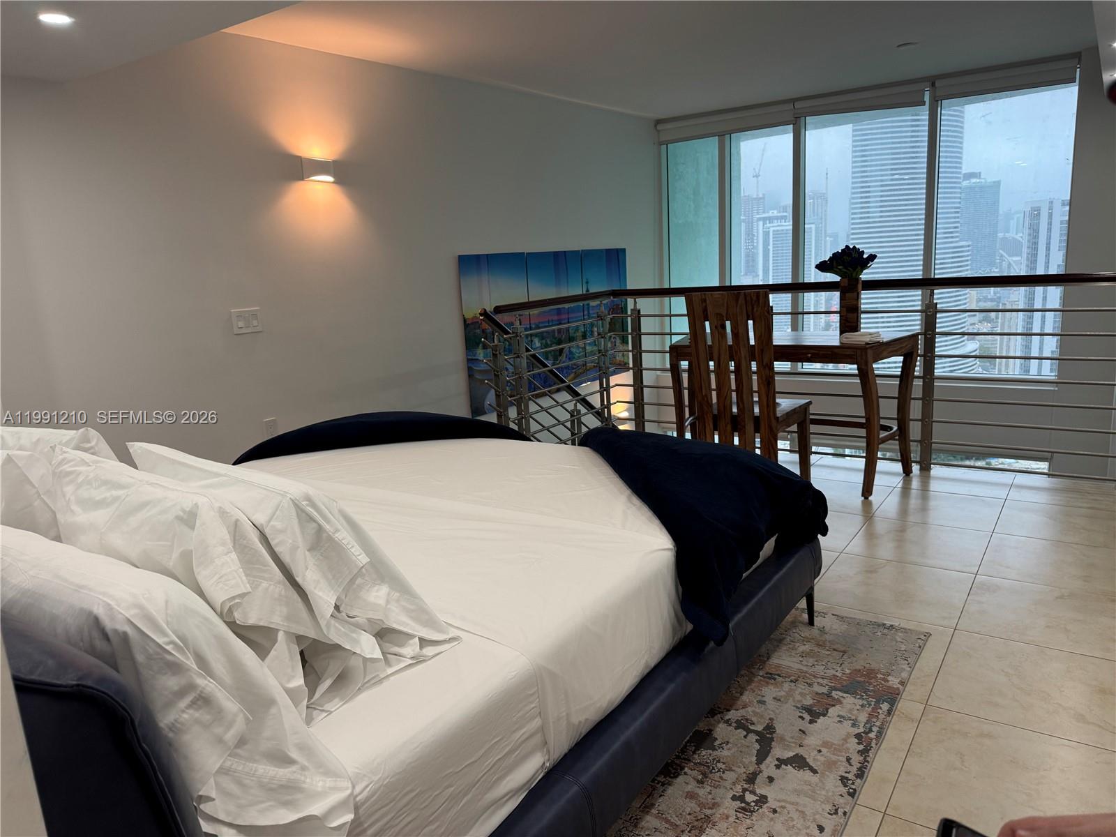 41 SE 5th St #2305, Miami FL 33131