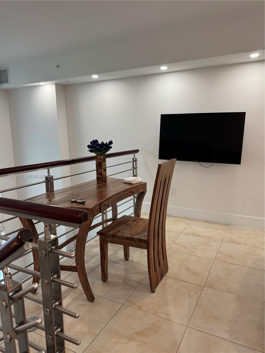 41 SE 5th St #2305, Miami FL 33131