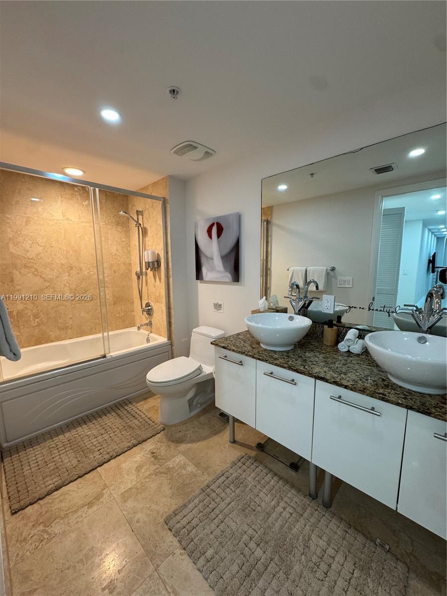 41 SE 5th St #2305, Miami FL 33131