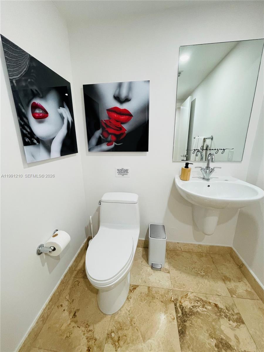 41 SE 5th St #2305, Miami FL 33131