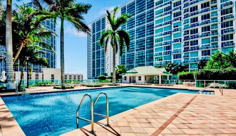 41 SE 5th St #2305, Miami FL 33131