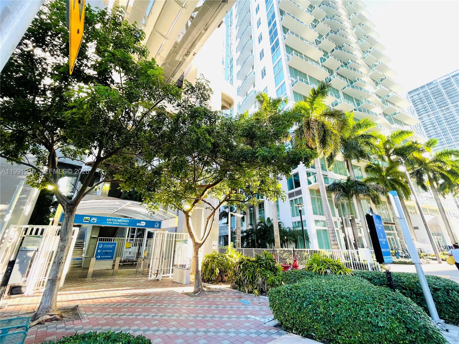 41 SE 5th St #2305, Miami FL 33131