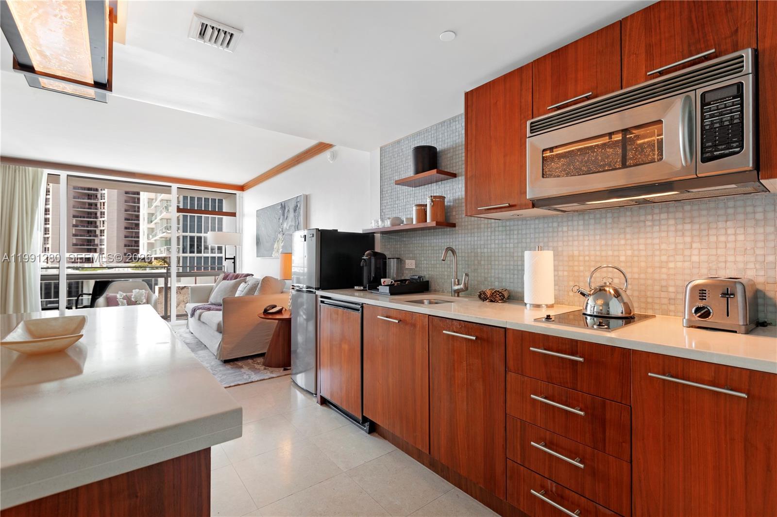 6801 Collins Ave #711 Door # 710, Miami Beach FL 33141