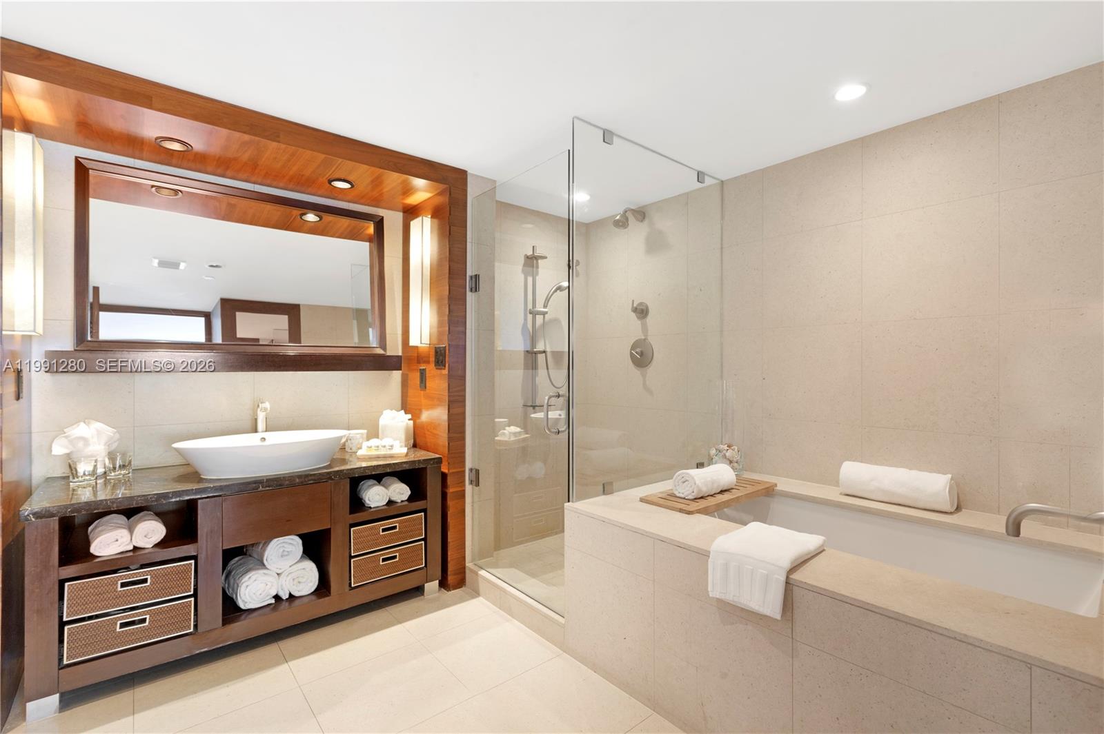 6801 Collins Ave #711 Door # 710, Miami Beach FL 33141