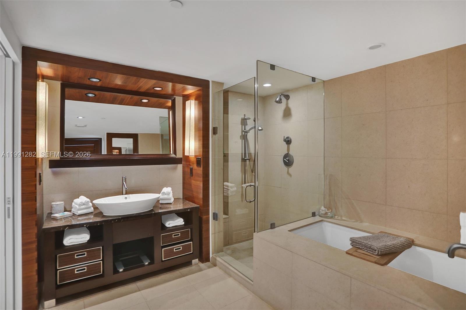 6801 Collins Ave #309 Door  #314, Miami Beach FL 33141