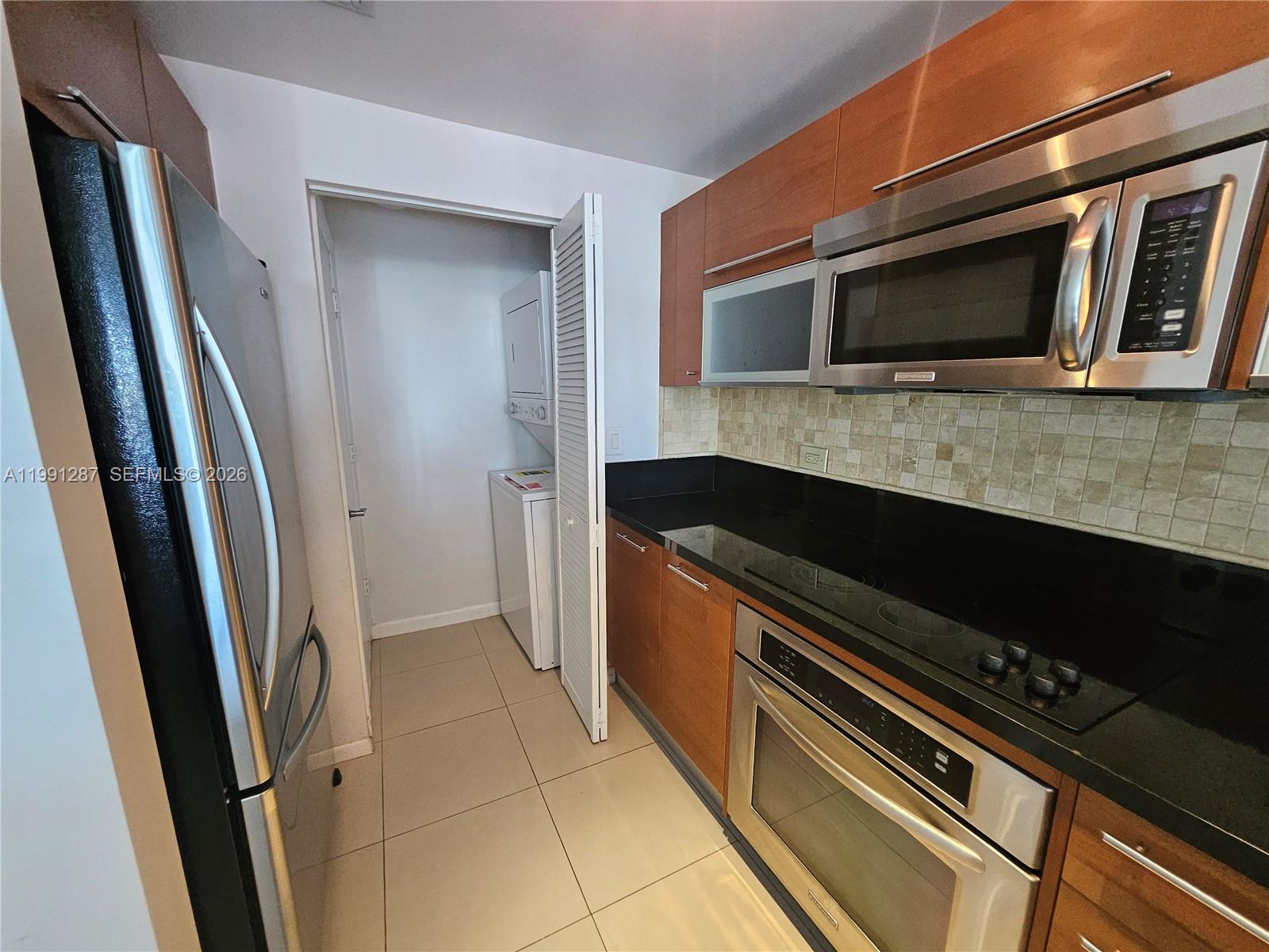 253 NE 2nd St #905, Miami FL 33132