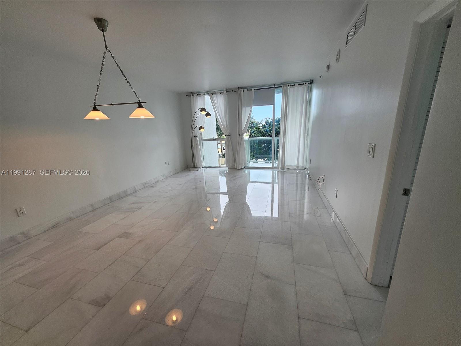 253 NE 2nd St #905, Miami FL 33132