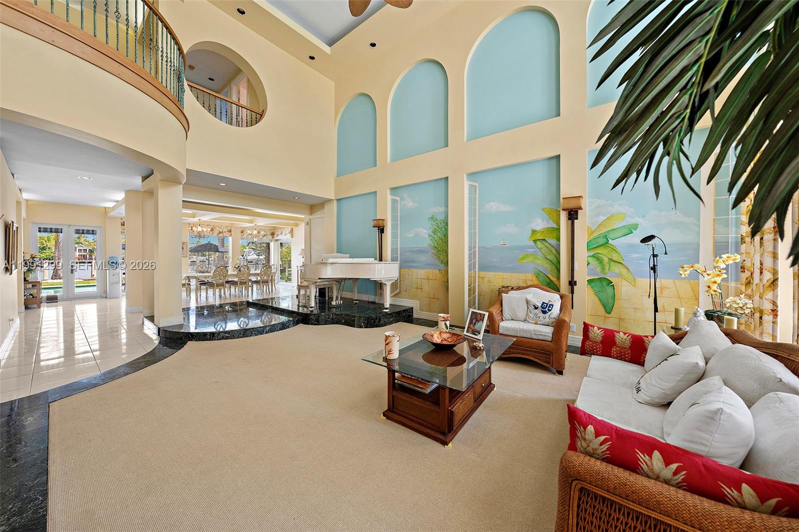1047 S Southlake Dr, Hollywood FL 33019