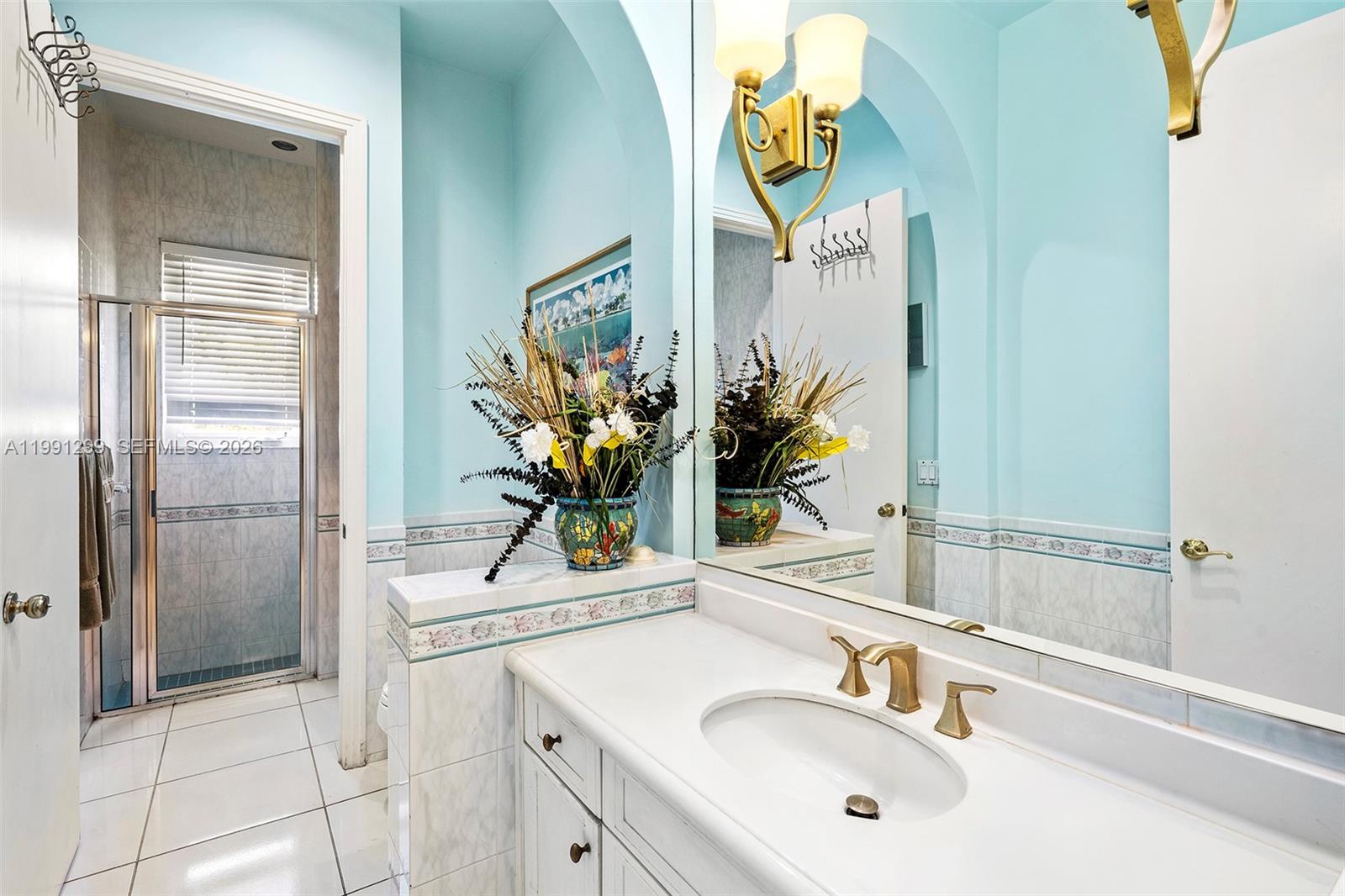 1047 S Southlake Dr, Hollywood FL 33019