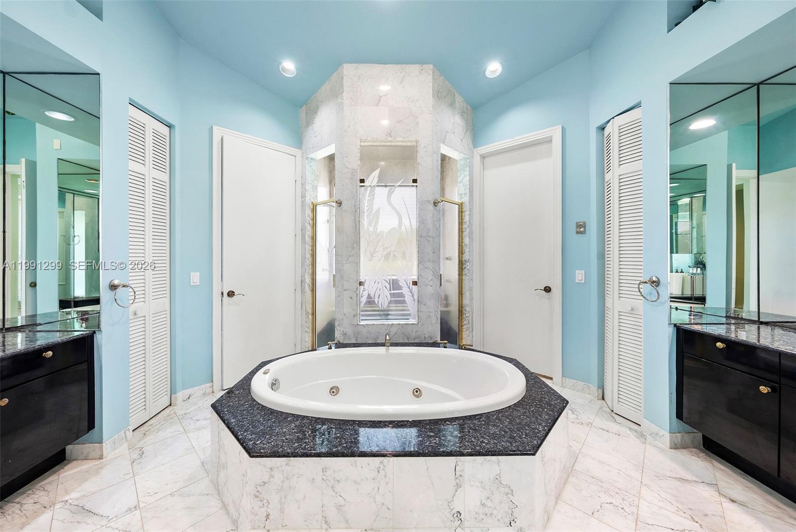 1047 S Southlake Dr, Hollywood FL 33019