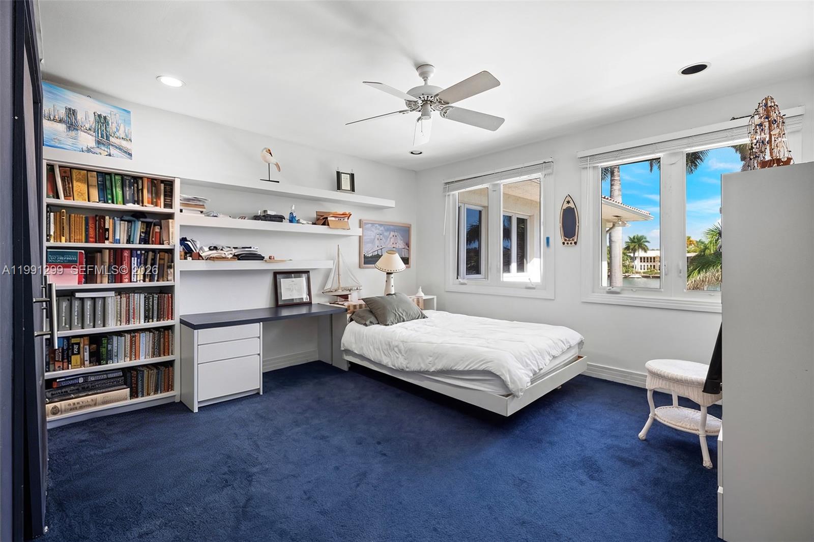 1047 S Southlake Dr, Hollywood FL 33019
