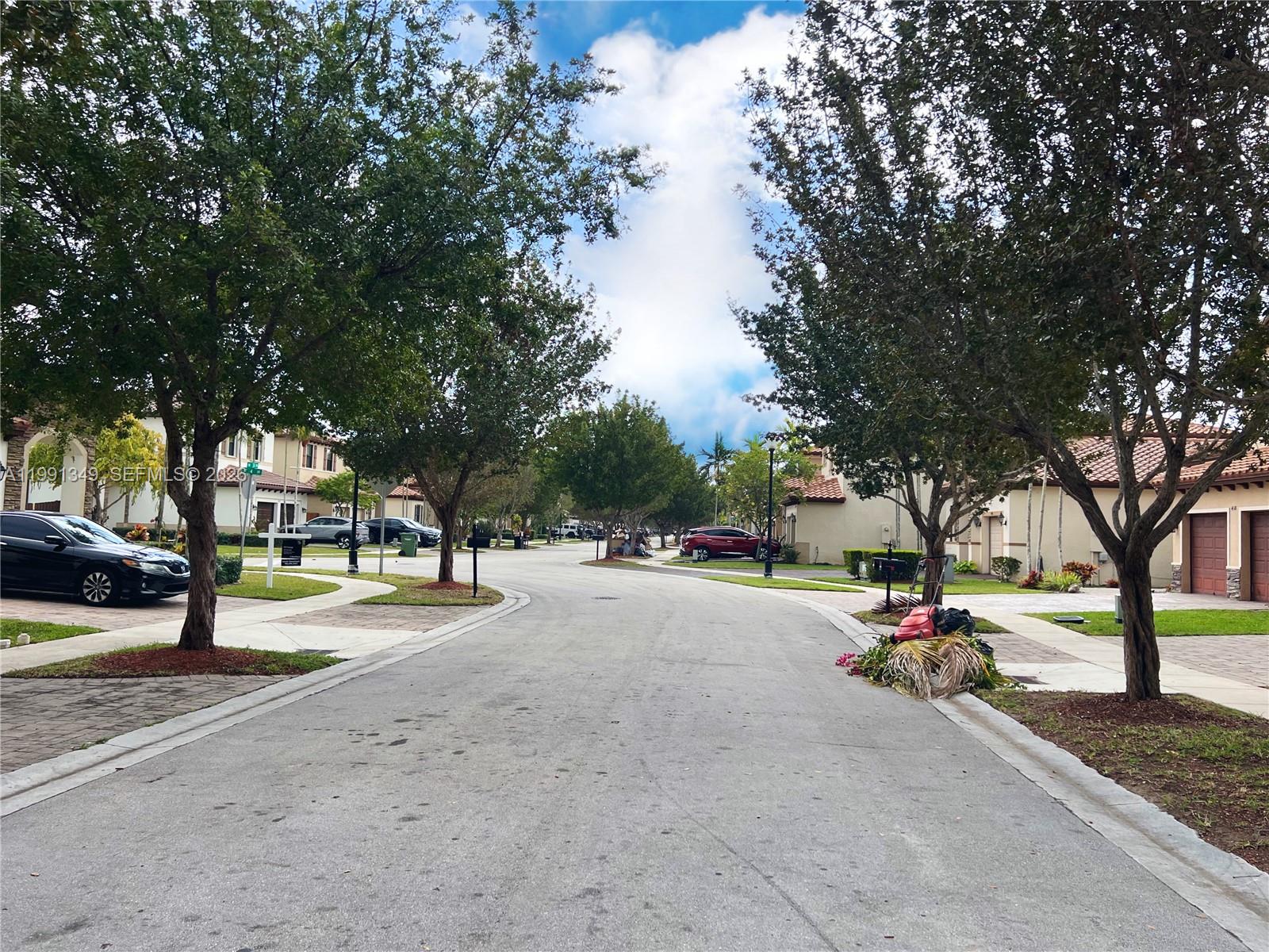 422 SE 34th Ter #422, Homestead FL 33033