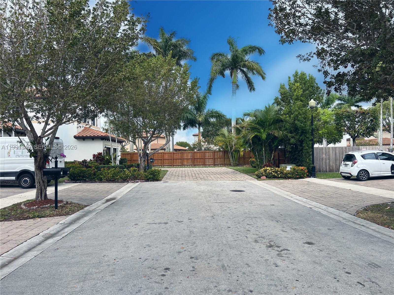 422 SE 34th Ter #422, Homestead FL 33033