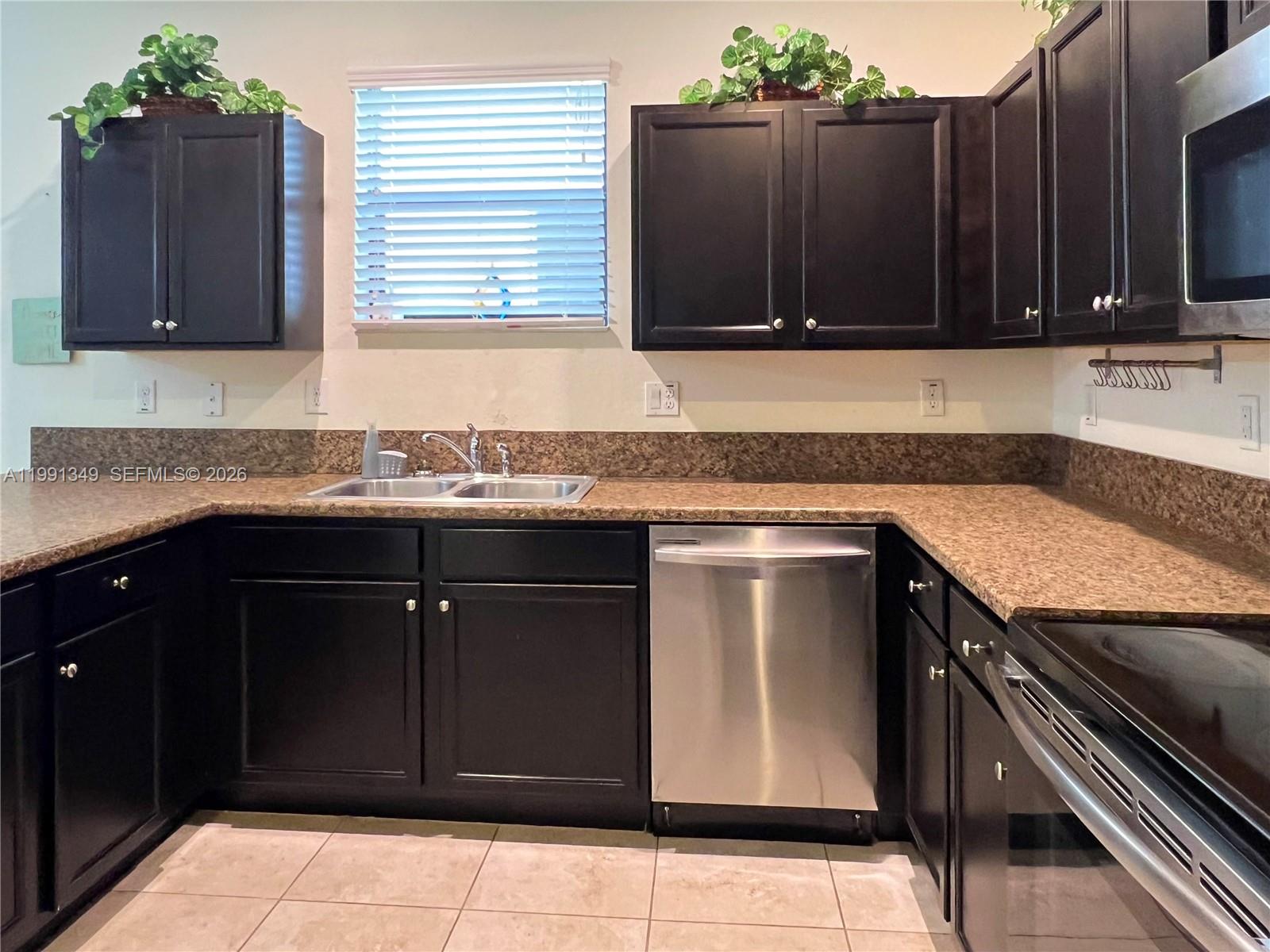 422 SE 34th Ter #422, Homestead FL 33033