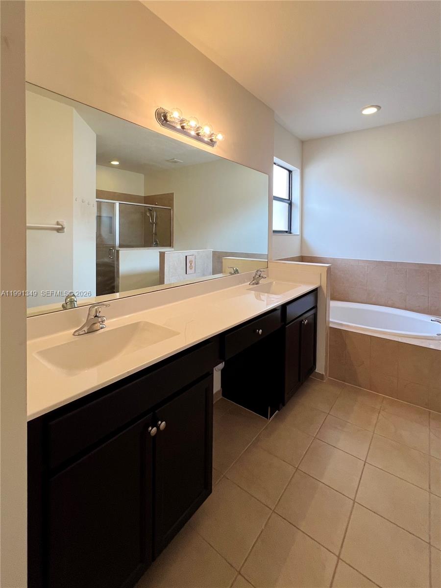 422 SE 34th Ter #422, Homestead FL 33033
