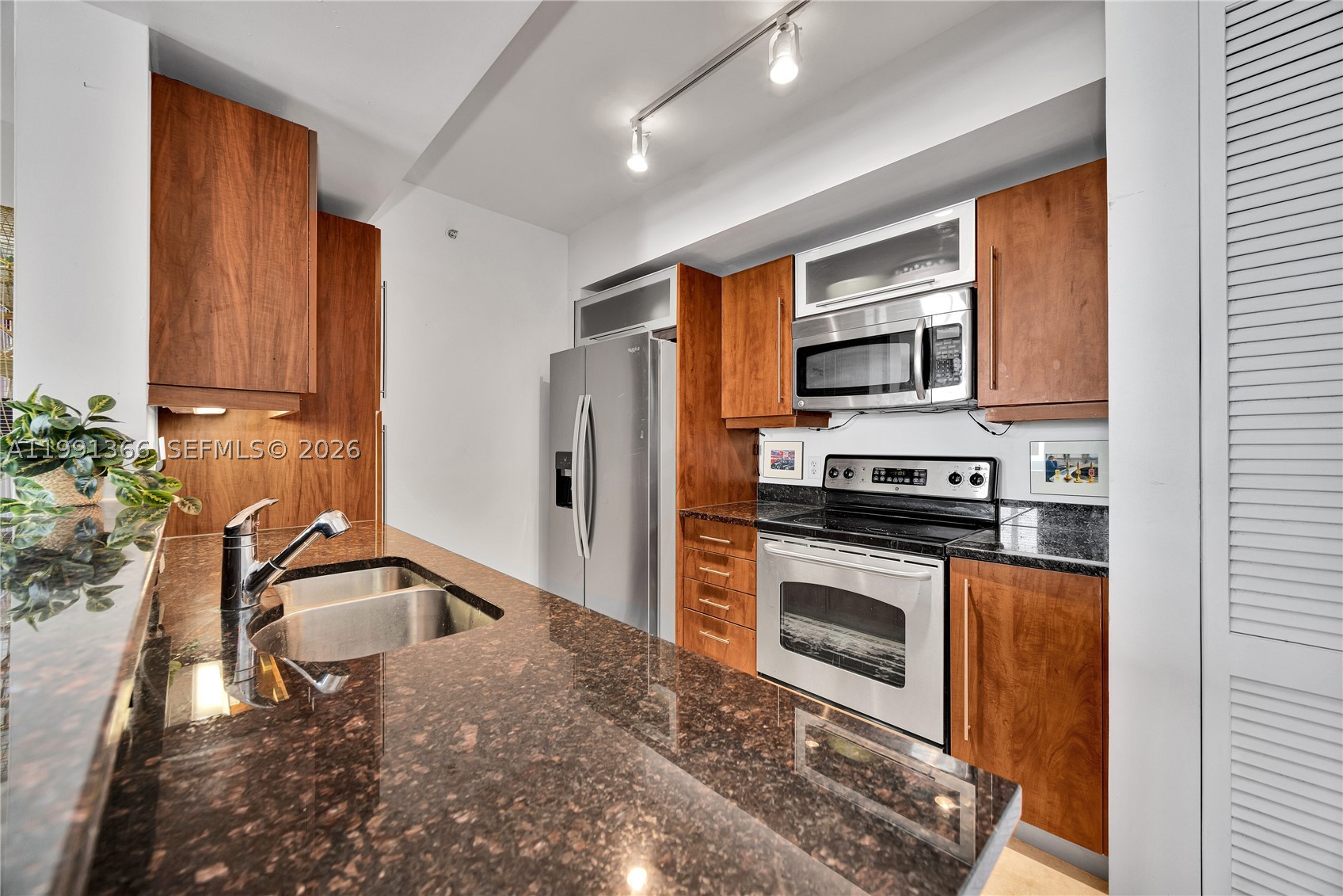 7350 SW 89th St #1511S, Miami FL 33156
