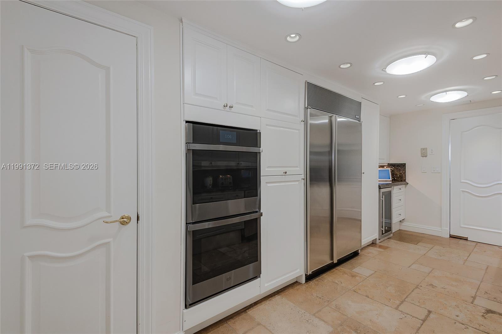 600 Grapetree Dr #9GN, Key Biscayne FL 33149