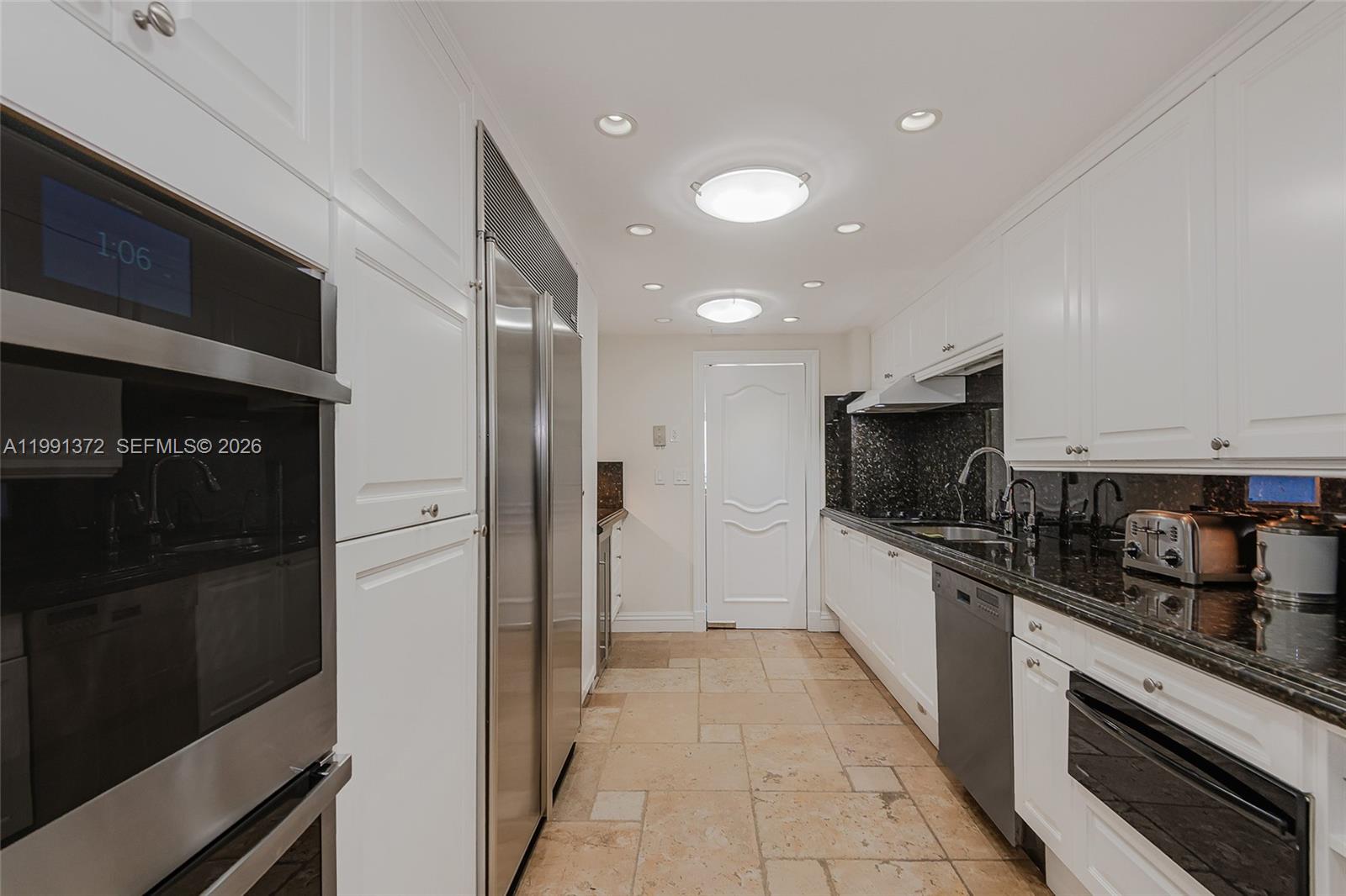 600 Grapetree Dr #9GN, Key Biscayne FL 33149