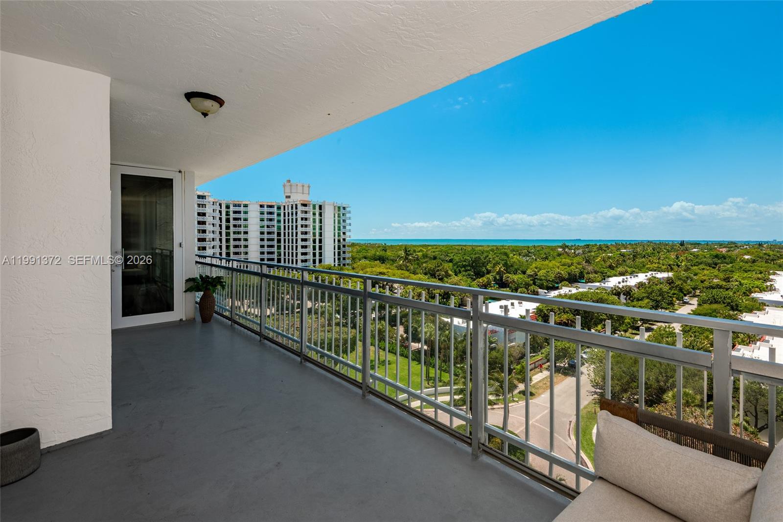 600 Grapetree Dr #9GN, Key Biscayne FL 33149
