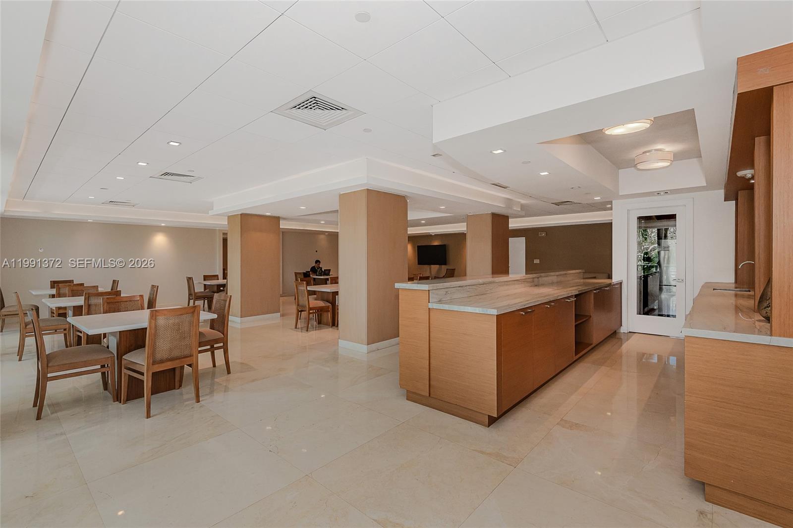 600 Grapetree Dr #9GN, Key Biscayne FL 33149