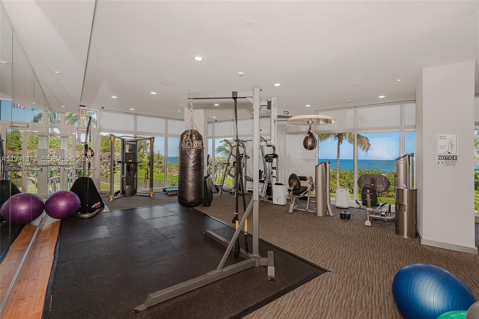 600 Grapetree Dr #9GN, Key Biscayne FL 33149