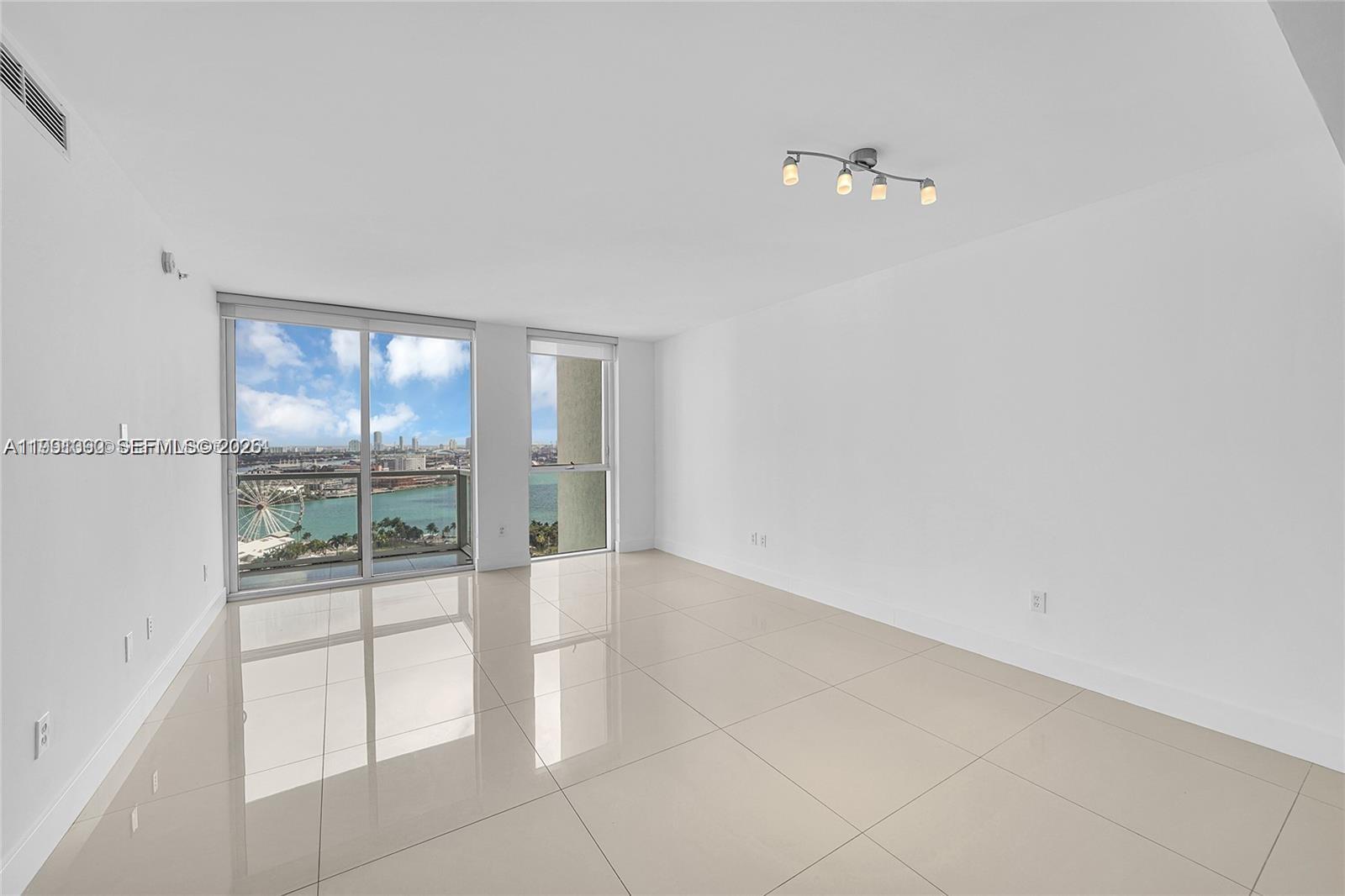 253 NE 2nd St #2307, Miami FL 33132