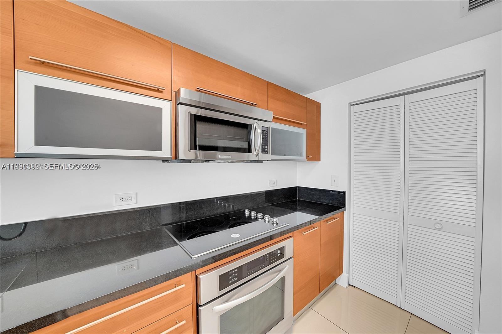 253 NE 2nd St #2307, Miami FL 33132