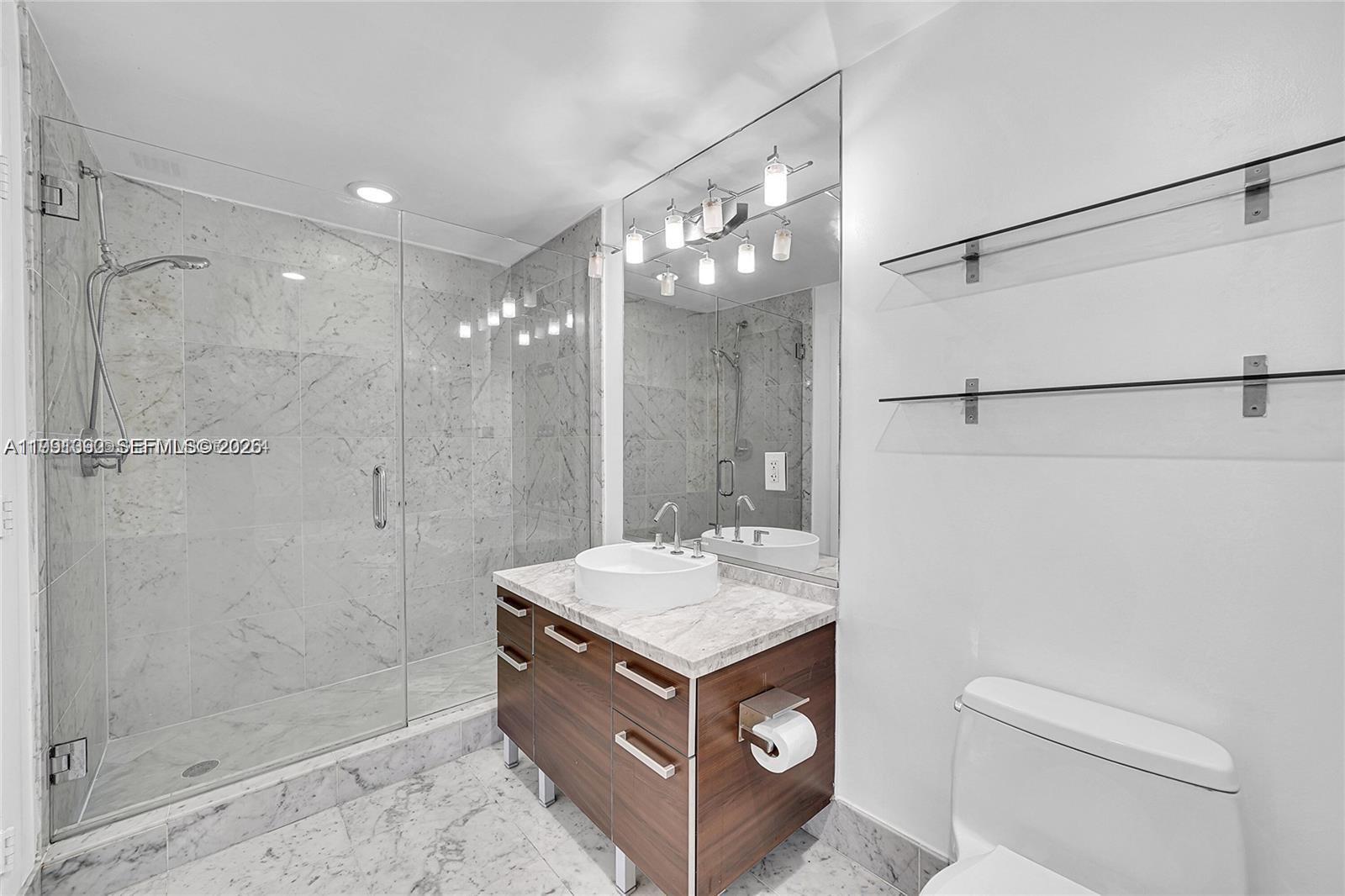 253 NE 2nd St #2307, Miami FL 33132
