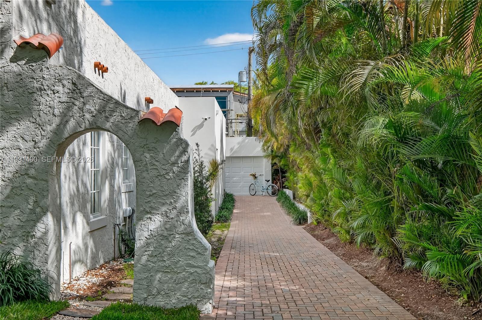 1109 Almeria Ave, Coral Gables FL 33134