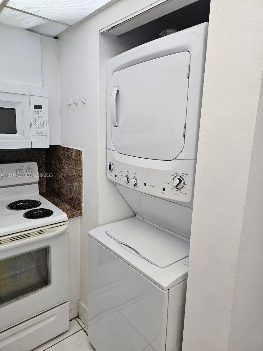 10090 NW 80th Ct #1350, Hialeah Gardens FL 33016