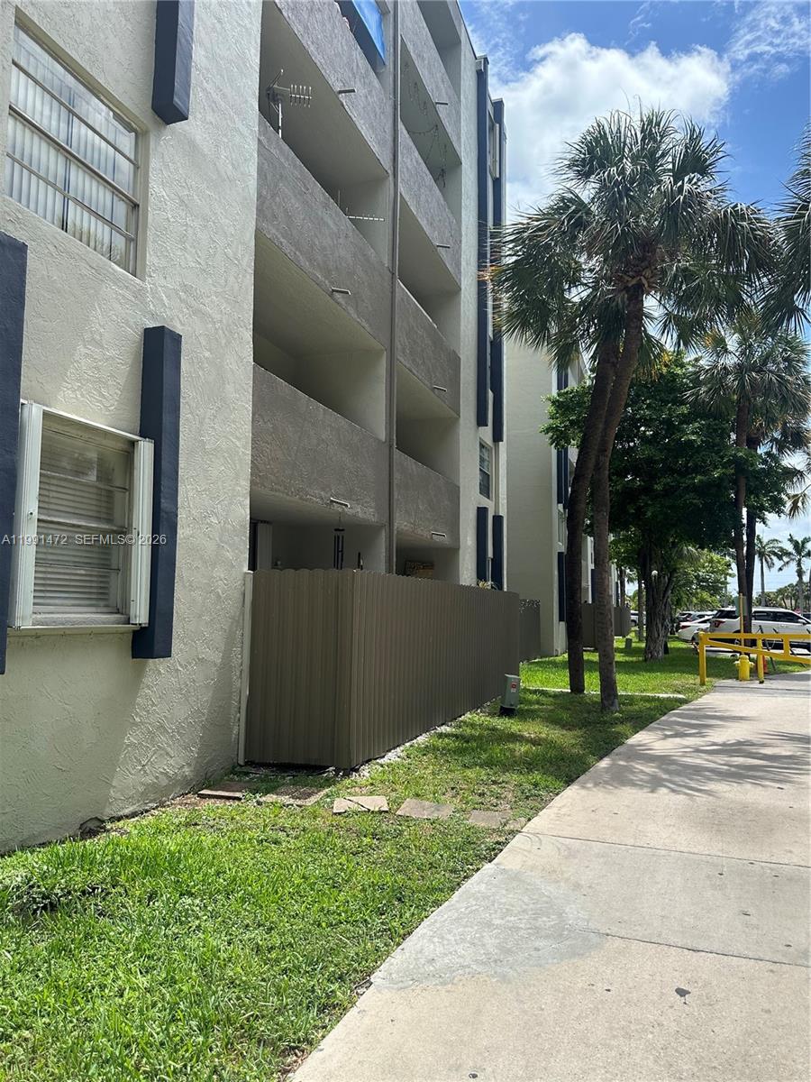 10090 NW 80th Ct #1350, Hialeah Gardens FL 33016